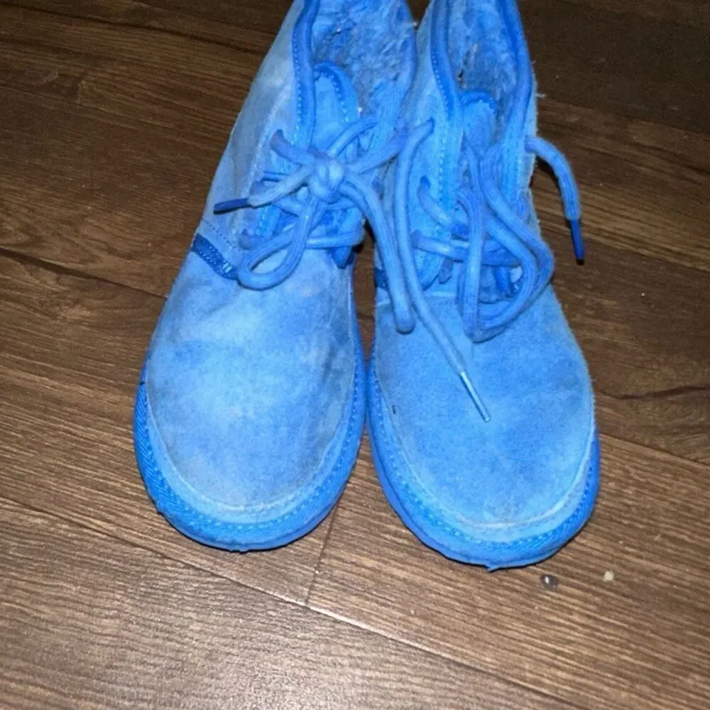 Uggs Neumell II blue lace up shearling lined kids 2 boots